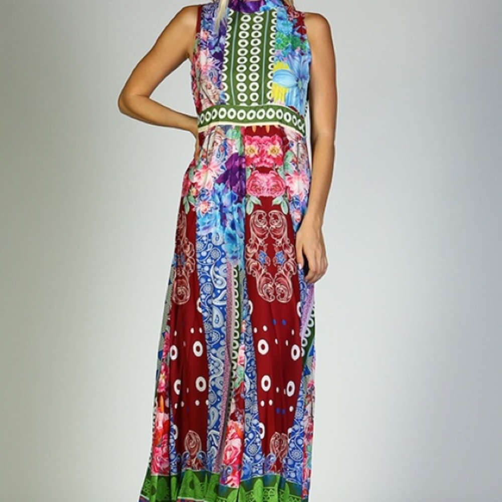 🎉Host Pick🎉Stunning Maxi Dress - Picture 2 of 5